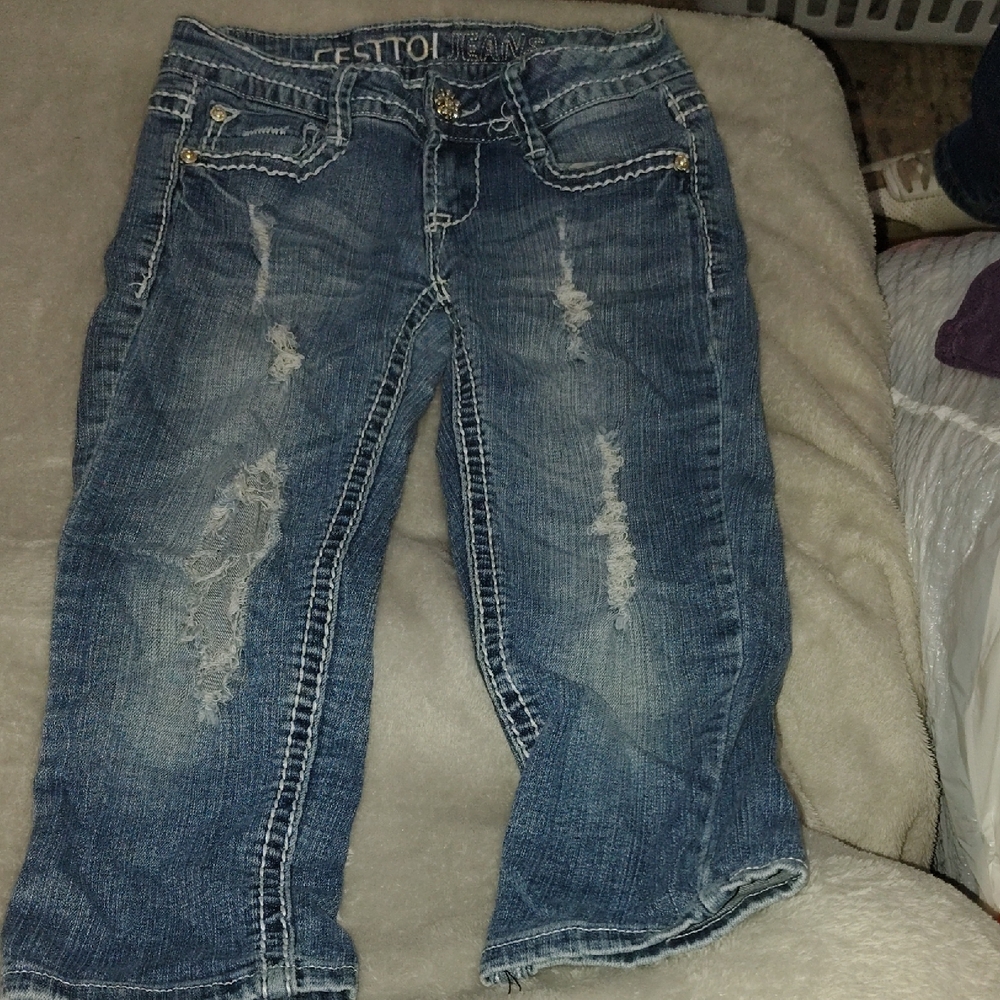 Trendy Blue Distressed Women's Cropped Jeans
